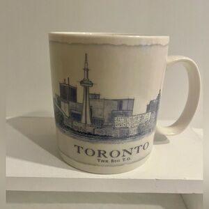 2006 Starbucks Toronto Skyline blue and white  Mug 18 oz